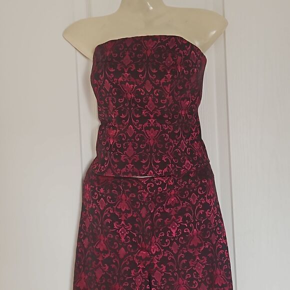 Le Chateau Ladies 2 Piece Jaccard Croset Top & Flare Pants Ruby Red & Black Med - Picture 2 of 16
